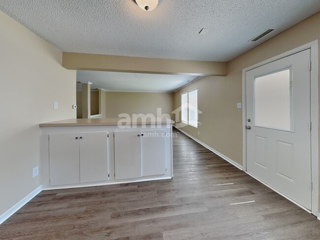 Photo - 10891 Albertson Dr