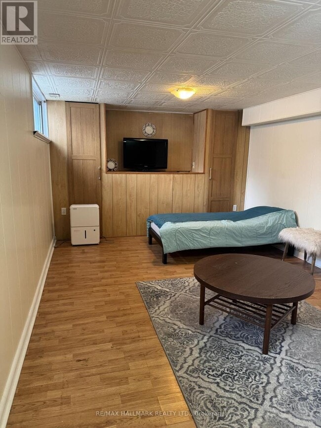 Photo - 207 Lawrence Ave