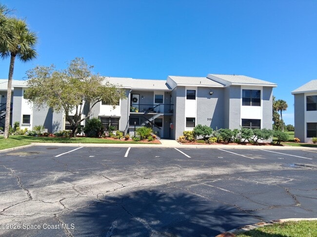 Building Photo - 3101 Sand Trap Ln Unit 4-F