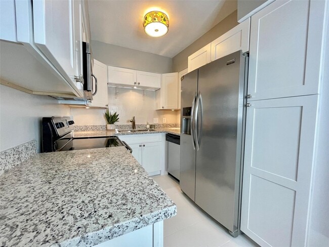 Building Photo - 2601 Bellefontaine Unit A101