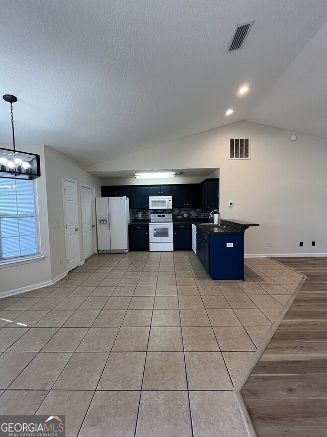 Photo - 207 Royal Palms Ave