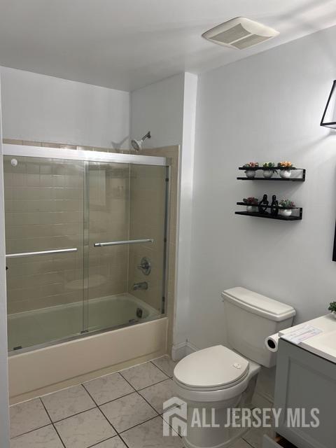 Photo - 102 Albury Way