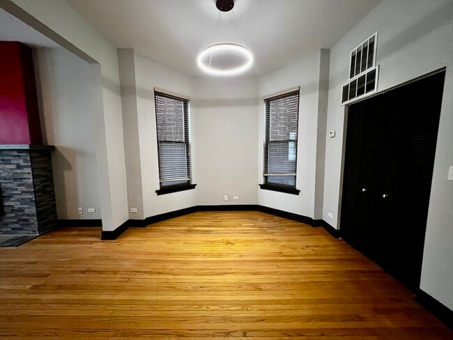 Photo - 1428 N Western Ave Unit 3