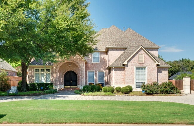 Building Photo - "Spacious Elegance: Discover Your Dream 5-... Rental