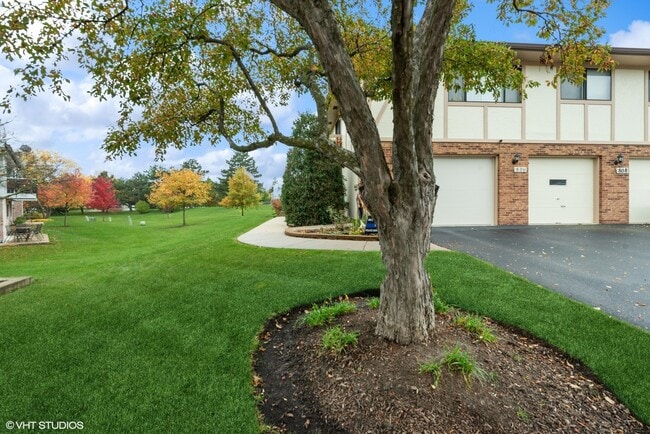 Building Photo - 806 Dracut Ln