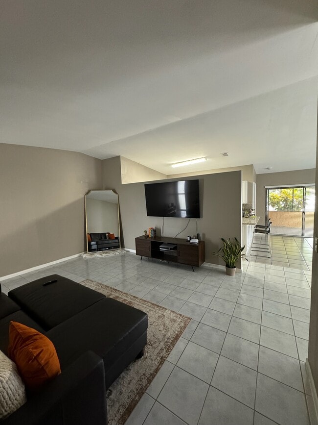 Photo - 14931 SW 92nd Ter Unidad #1