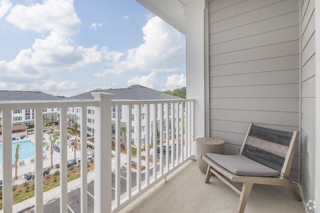 1BR, 1BA - 832SF - Balcony