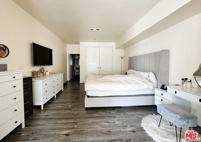 Photo - 1234 Wilshire Blvd Unidad 521 Rental