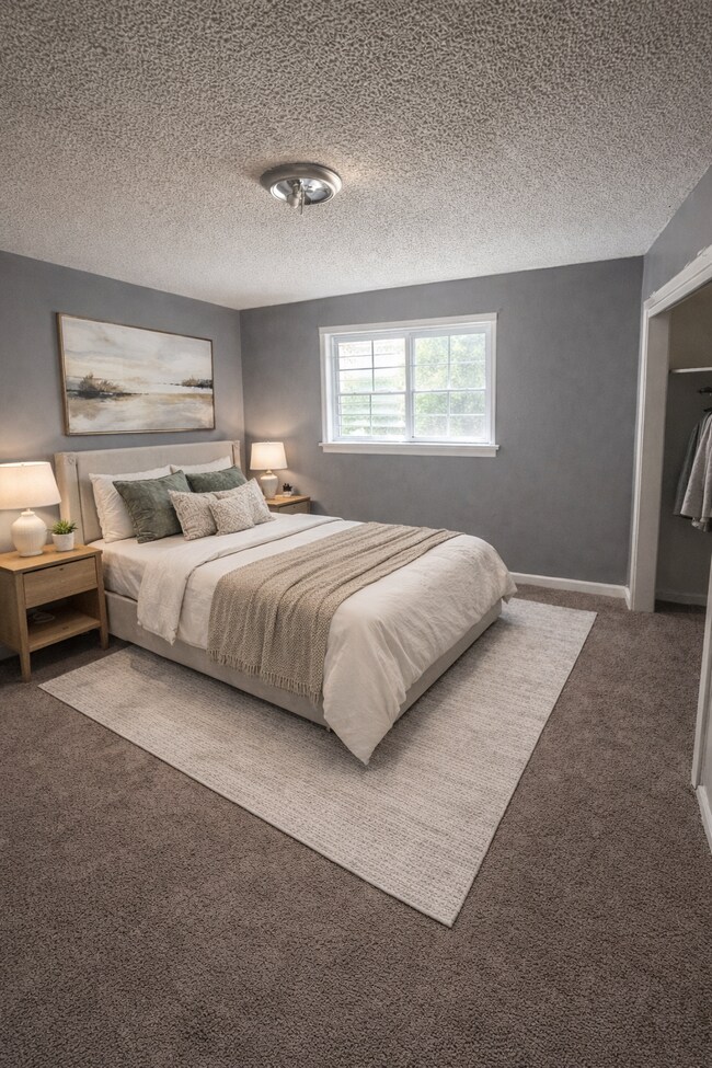 Photo - 690 Hudson St