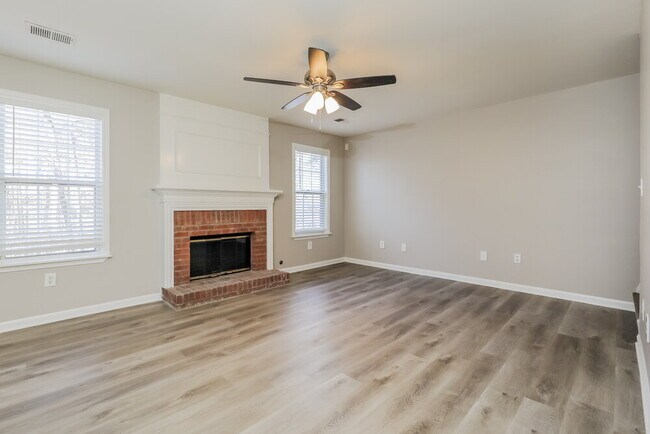 Photo - 420 Bramante Cir SW