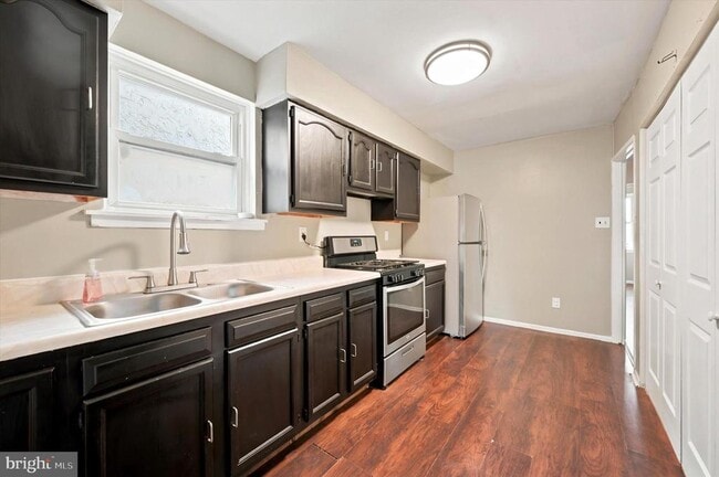 Photo - 4815 Fairmount Ave