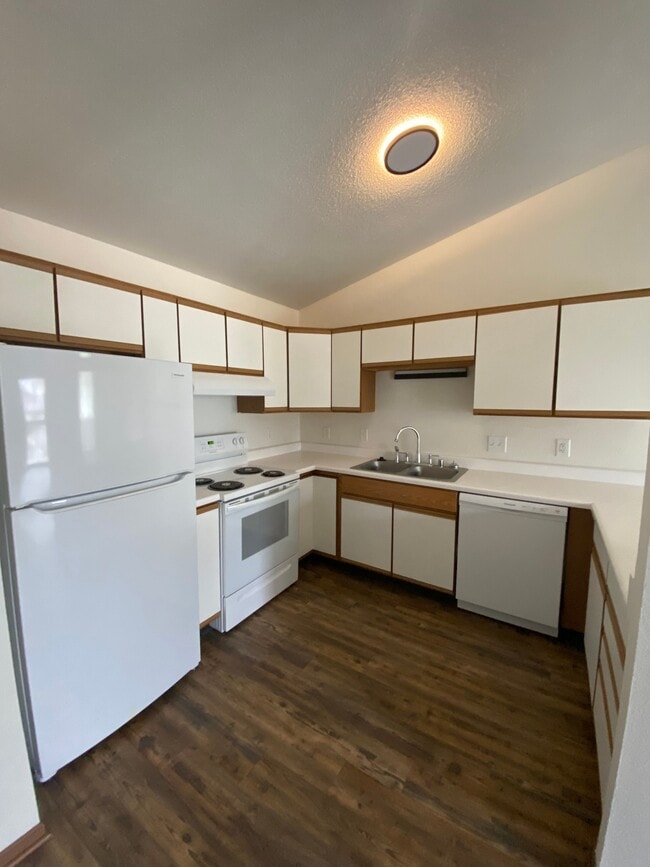 Lakeview Apartments
