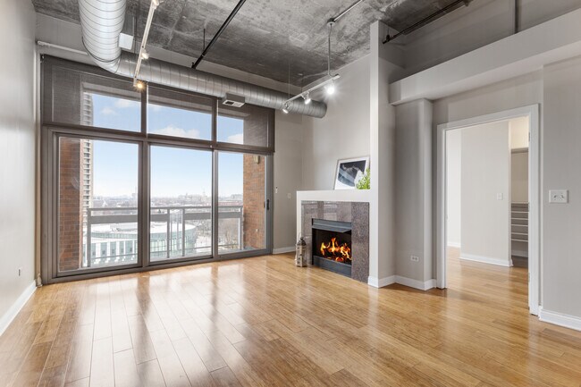 Photo - 933 W Van Buren St Unit 909