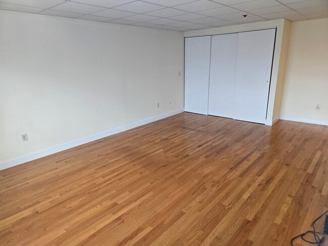 Building Photo - 90 Sutton St Unit 10C