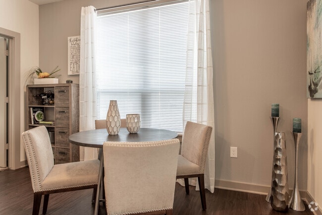 2 BR, 2 BA - 1196 SF