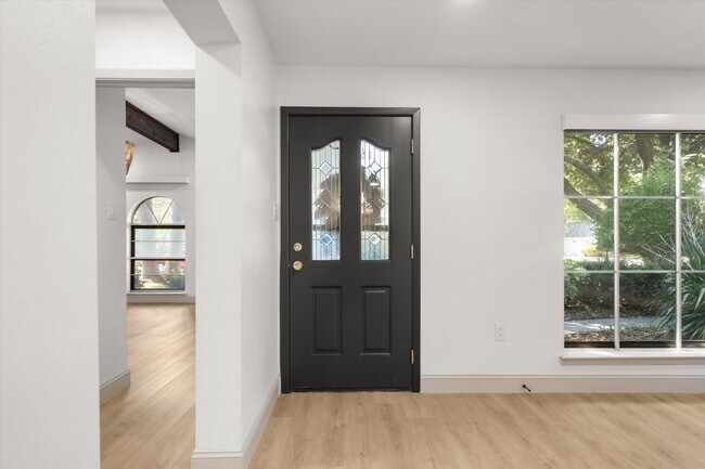 2108 Forest Hills Rd