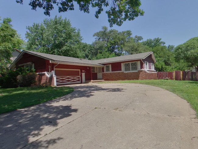 Photo - 10000 W 9th St N House