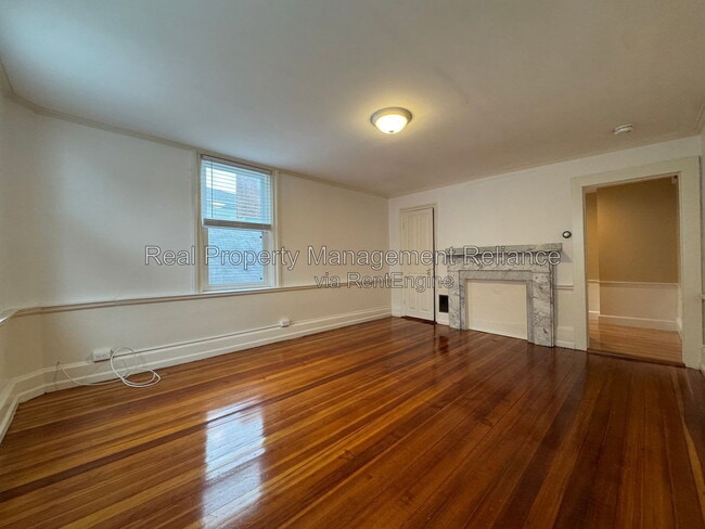 Building Photo - 16 Franklin Pl Unit 2l