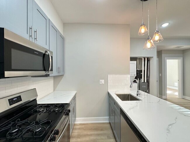 419 W Belden Ave Unit 02