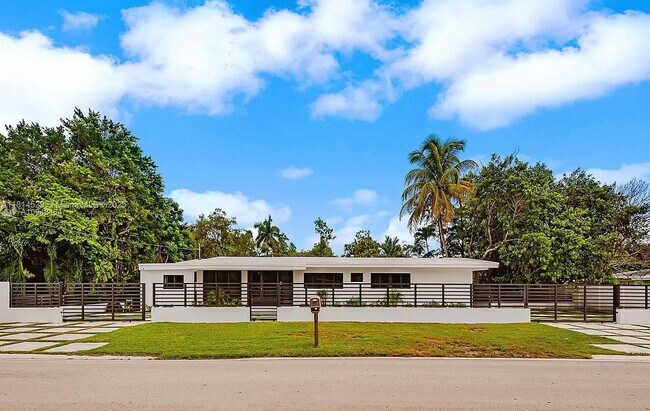 Photo - 6025 SW 72nd Ave