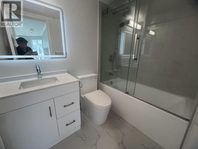Photo - 438 Seymour St Unit 11F