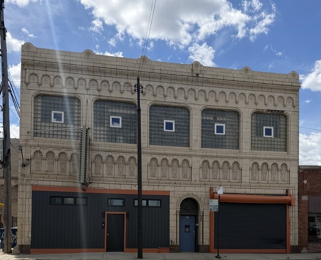 Building Photo - 22-26 N Pulaski Rd Unit 22-1R