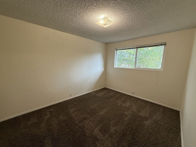 Photo - 2485 York St