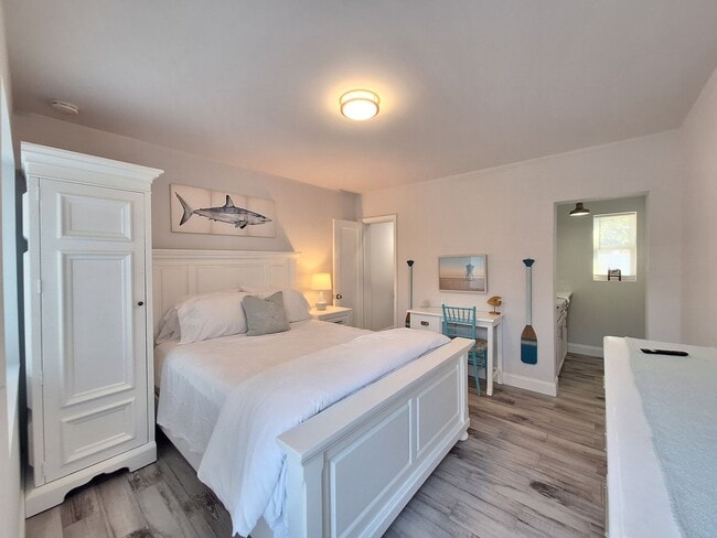 Photo - LONG TERM FURNISHED EFFICIENCY-ALL UTILITES INCLUDED!