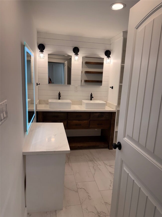Photo - 2044 Des Jardines St