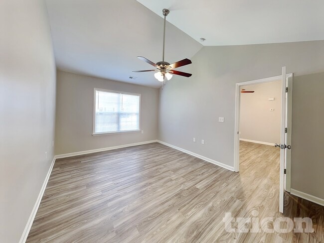 Photo - 310 Dexter Pl