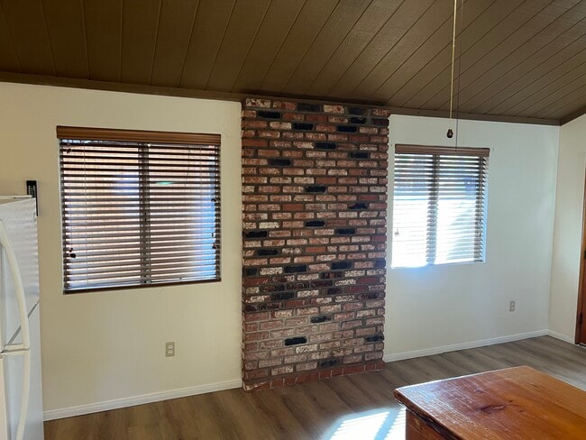 Photo - 259 Spruce Ln