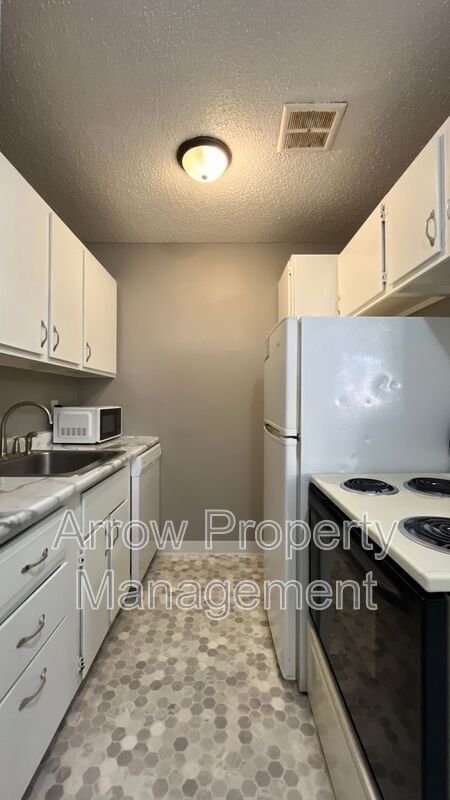 Photo - 1119 E St Unidad 03