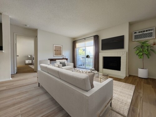 Photo - 1410 Wellesley Ave