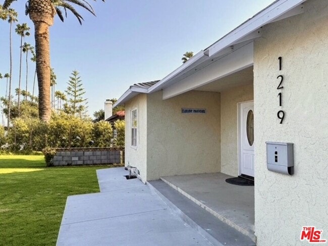 Photo - 1219 N Azusa Ave Condo