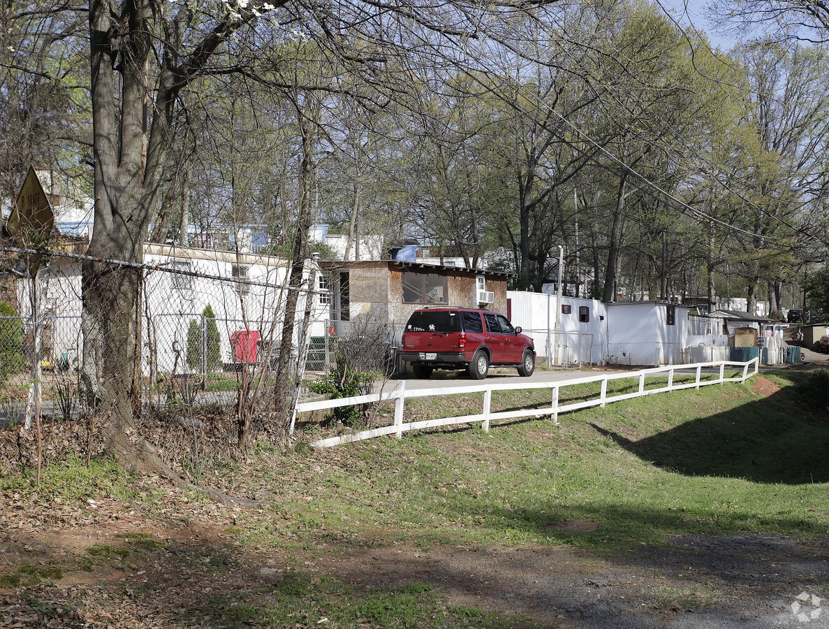 Photo - Longview Mobile Home Park