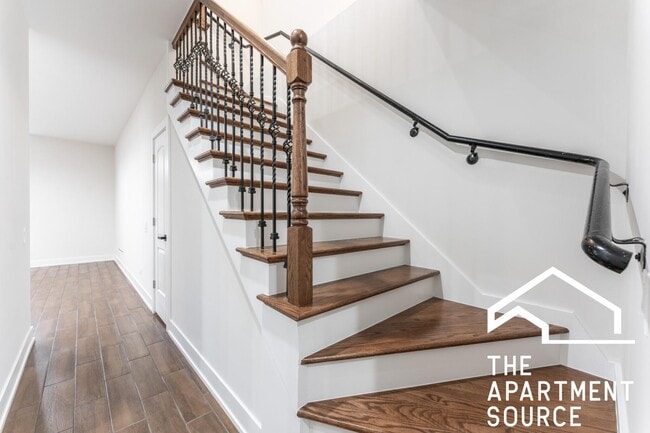 Photo - 3329 N Avers Ave