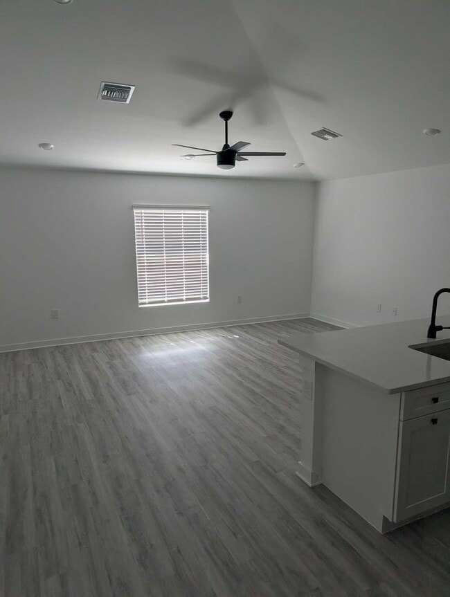 Photo - 3211 3rd St SW