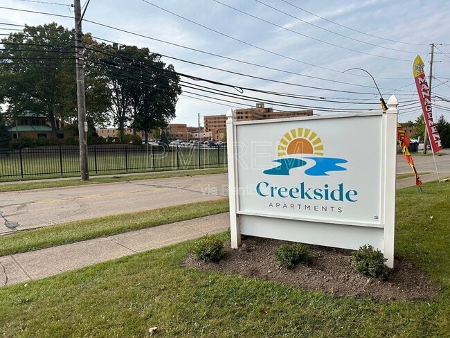 Photo - Creekside Apartments