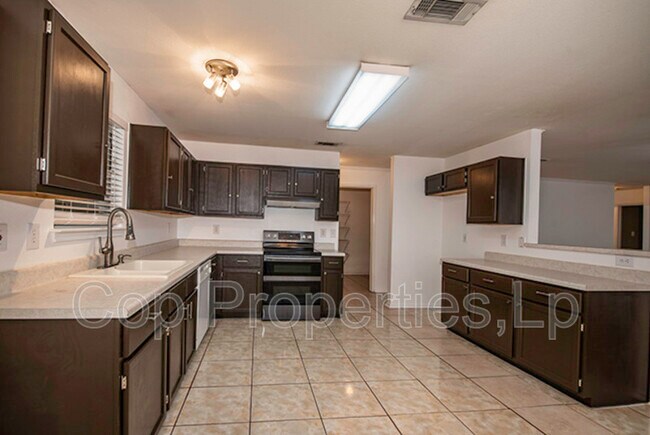 Photo - 7127 Still Holw Dr