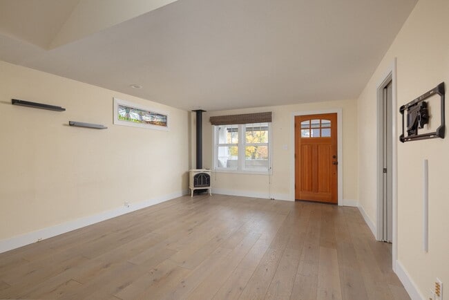 Photo - Remodeled & Charming 4 bed/3 bath w/ Yard ...