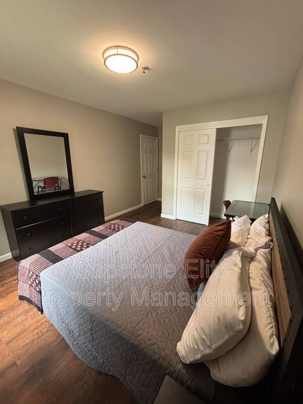 Photo - 141-143-143 Norfolk St