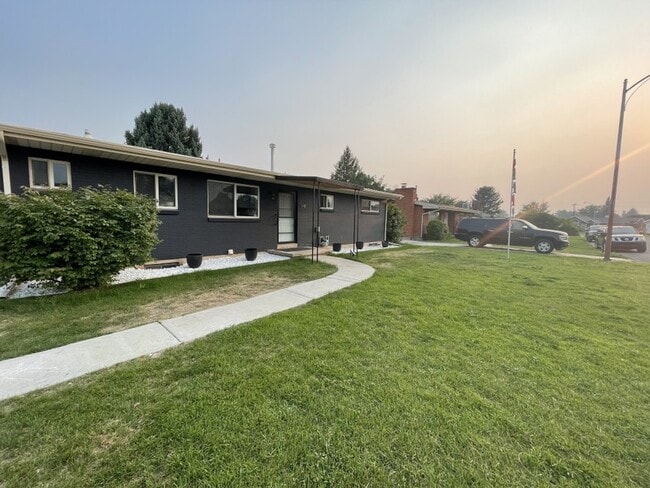 Photo - 548 E 3400 N