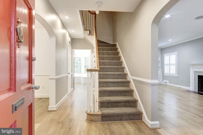 Photo - 1626 Kalmia Rd NW