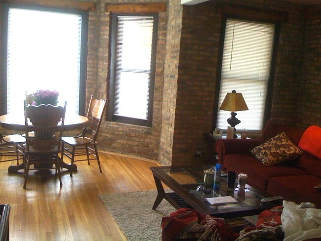 Photo - 920 W Belle Plaine Ave Unit 1W