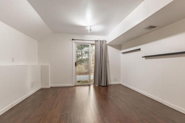 Photo - 411 Captain Eames Cir