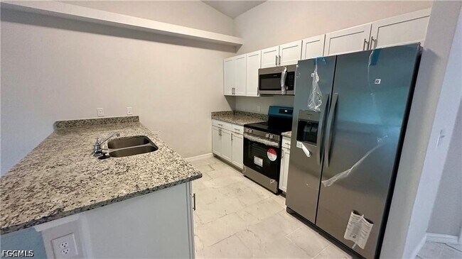 526 NE 25th Ave