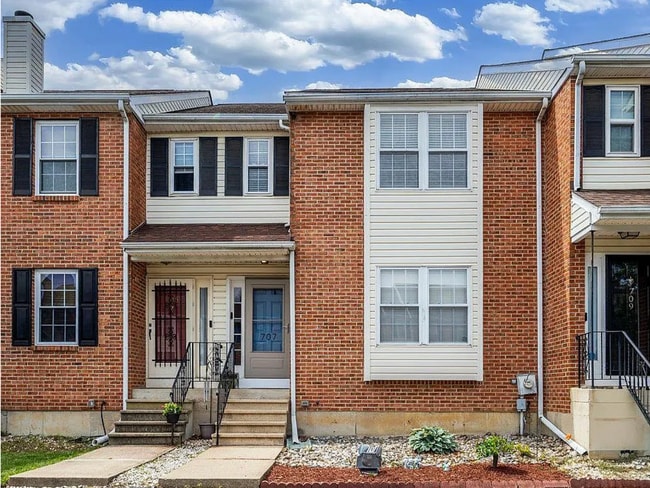 Photo - 707 6th St Townhome