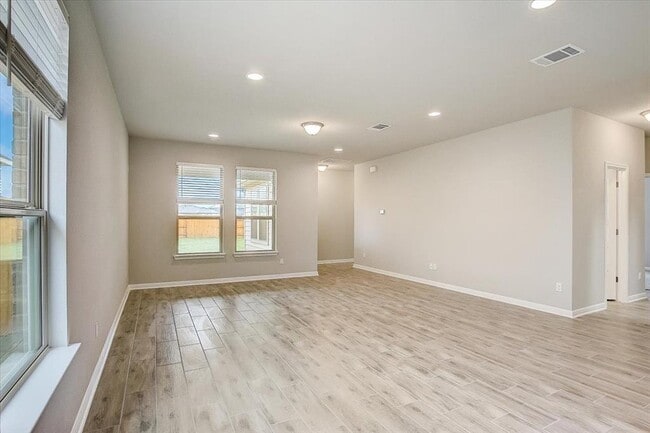 Photo - 108 Peruvian Ln