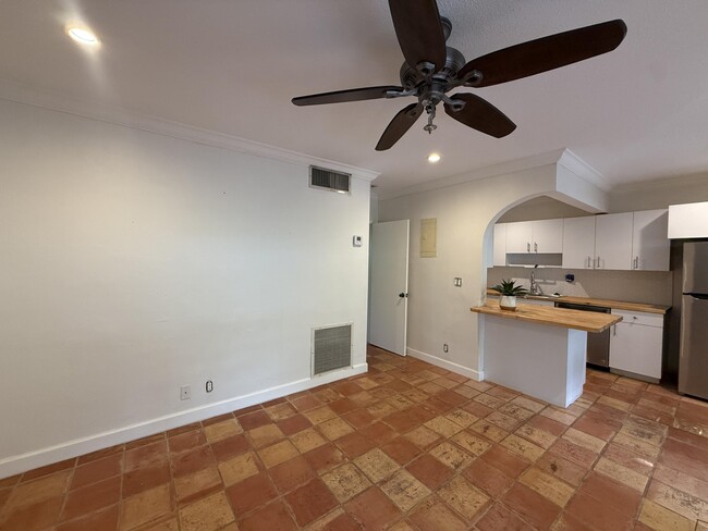 Photo - 1640 NE 4th Pl Unit 2