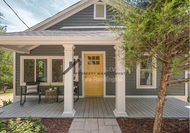 Building Photo - 1010 Cole St